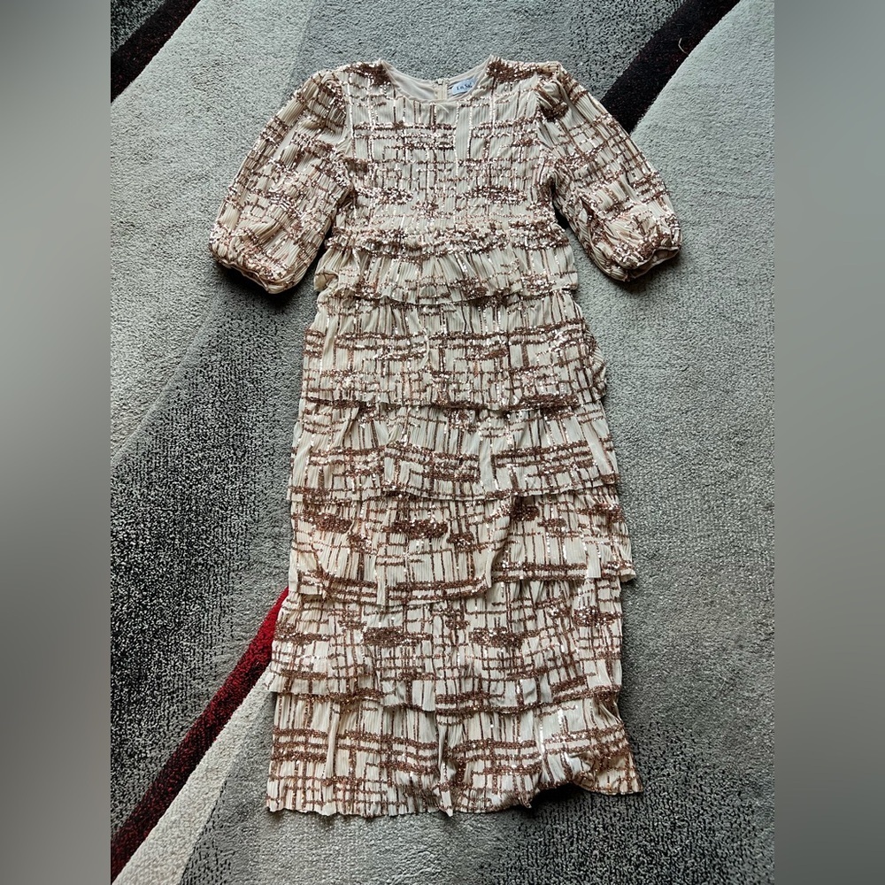 En Saison Beige Sequined Puff Sleeve MIDI Dress